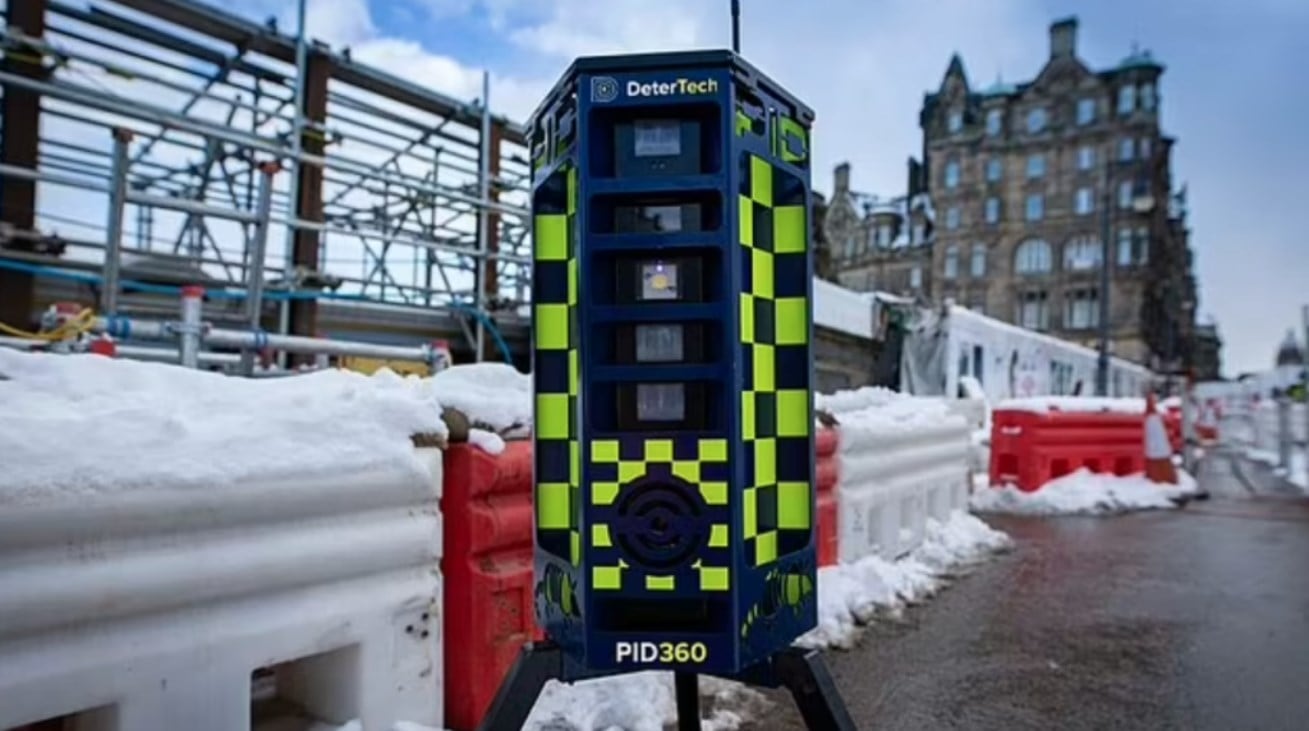 Robotická strážna veža v predajniach TESCO