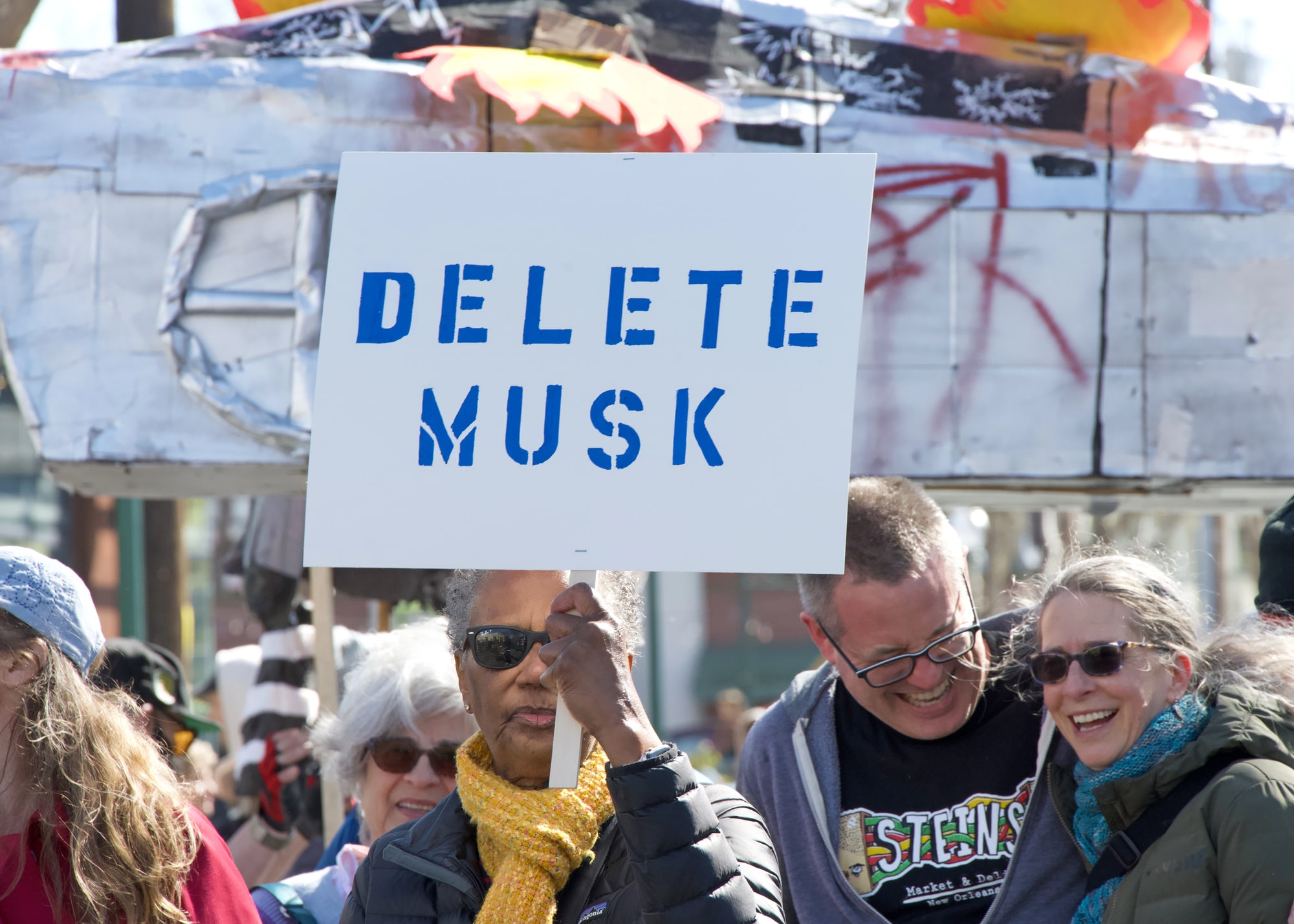 Elon Musk, protest